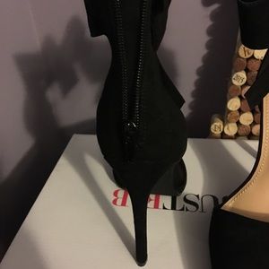 Black stilettos 8.5